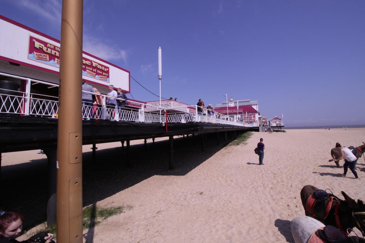 Raynscourt Lodge Great Yarmouth Exterior photo