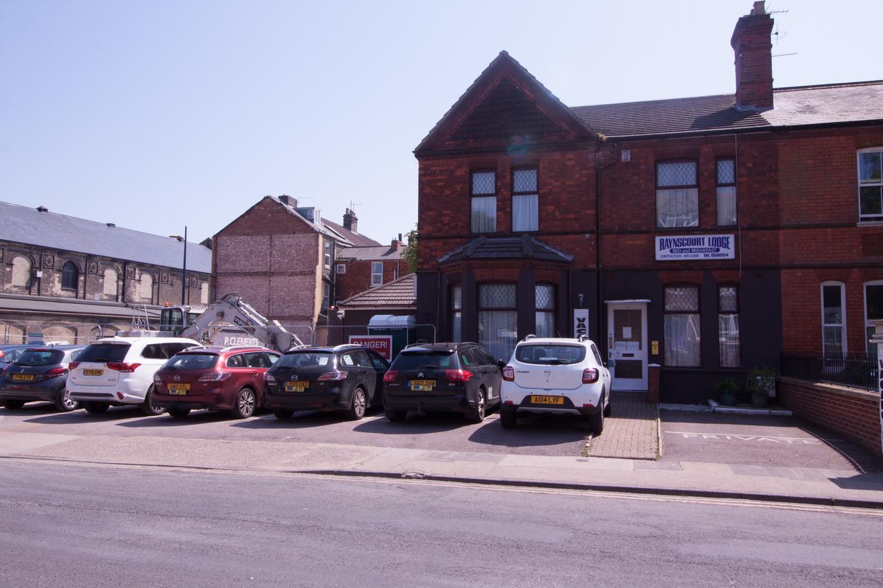 Raynscourt Lodge Great Yarmouth Exterior photo